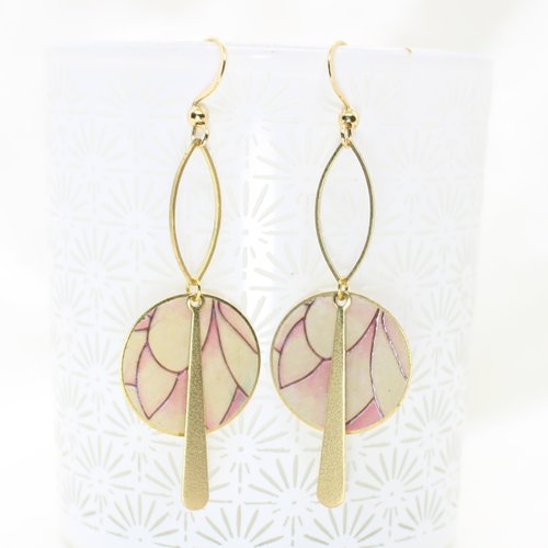 Boucles d'oreilles géométriques pétale de fleurs rose clair et doré crochet inoxydable
