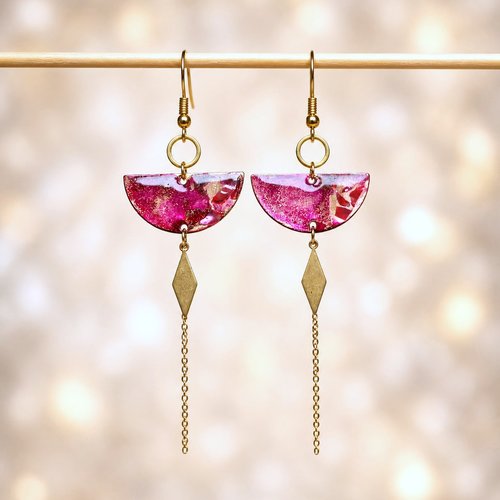 Boucles d'oreilles pendantes aquarelle et nacre incrustée reflets rose irisés cadeau femme artisanal