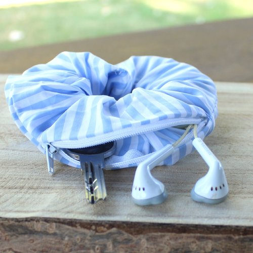 Chouchou zippé chouchou fermeture éclair rayures bleu ciel et blanc