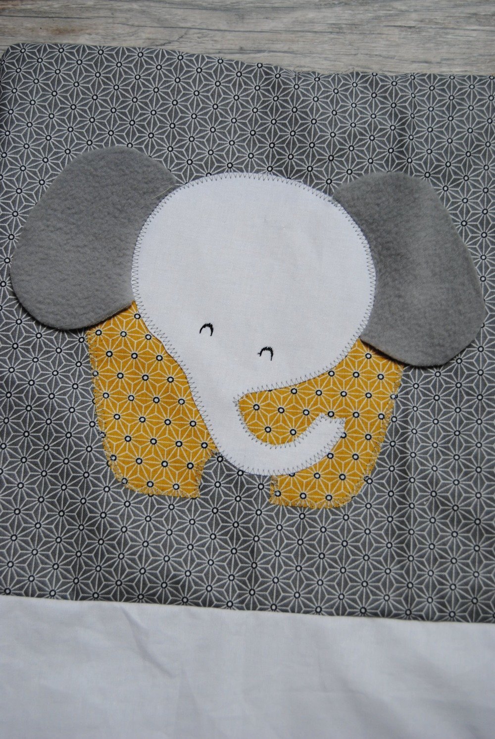 Couverture Bebe Pour Celian Theme Elephants Un Grand Marche