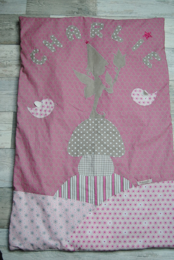 Tapis D Eveil Et Couette Personnalisee Pour Bebe Theme Oiseaux Sur Commande Un Grand Marche