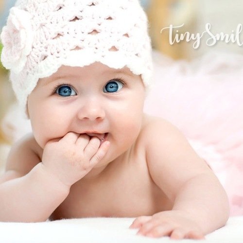 Bonnet Bebe Crochete En Blanc Avec Une Jolie Fleur Bonnet Naissance En Mohair Un Grand Marche