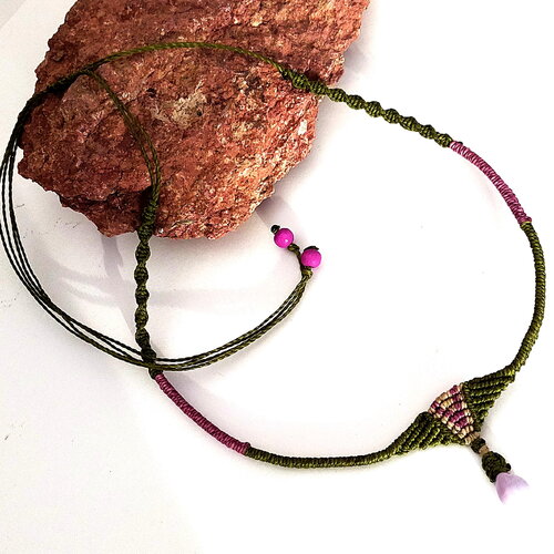 Collier ajustable amérindien, verre murano, pendentif, macramé, améthyste, vert olive, cadeau idéal