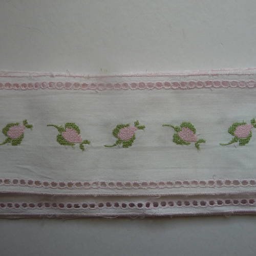 4,30 m de broderie anglaise - bande de tissu en coton blanc avec broderie rose - 4,30 m x 5,5 cm 