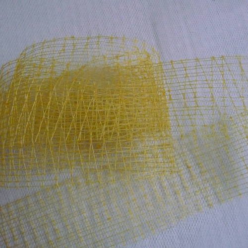2,80 m de ruban maille filet rigide, couleur jaune vif