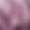 Tres beau tissu fin et souple - 0,90 m x 0,70 m - fond rose avec impression fleurs irisees 