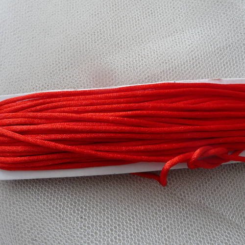 1o m de cordelette satinee couleur rouge - diametre 2 mm 