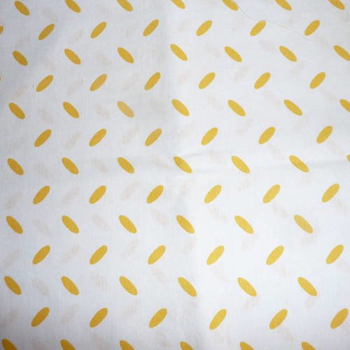 Lot de 7 carres de tissu coton fond blanc avec motif jaune 