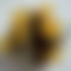 Fleurs en tissu : bouquet de 12 roses en tissu couleur jaune avec feuillage 