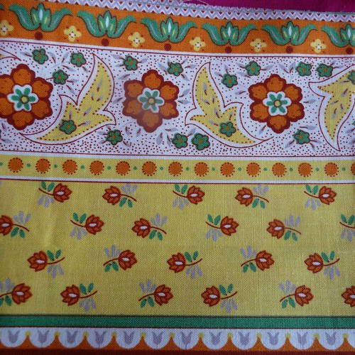 Coupon tissu style provencal, couleurs jaune, rouge, blanc 