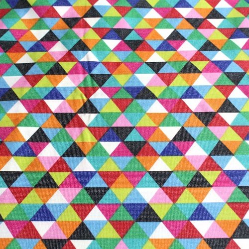 Tissu enduit triangles multicolores  50x70 cm