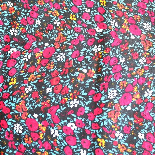 Coupon tissu fleurs multicolores  50x70 cm