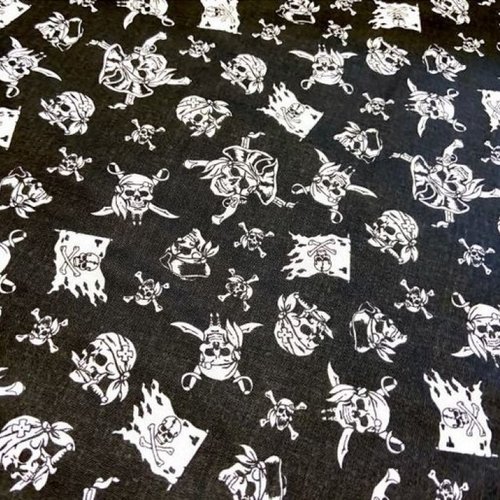 Tissu coton têtes de mort pirates 50x79cm