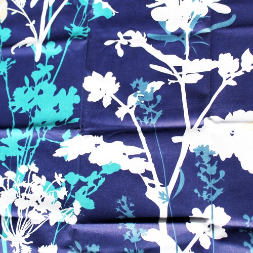 Tissu fleurs bleu, beige et blanc 50x70cm