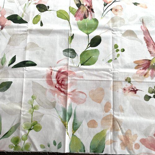 Tissu coton colibris et fleurs 50x80cm