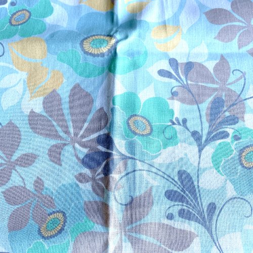 Tissu fleurs multicolores 50x72 cm