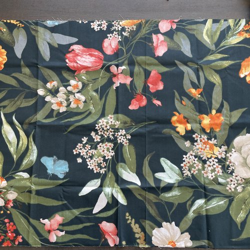 Tissu grandes fleurs multicolores 50x80 cm