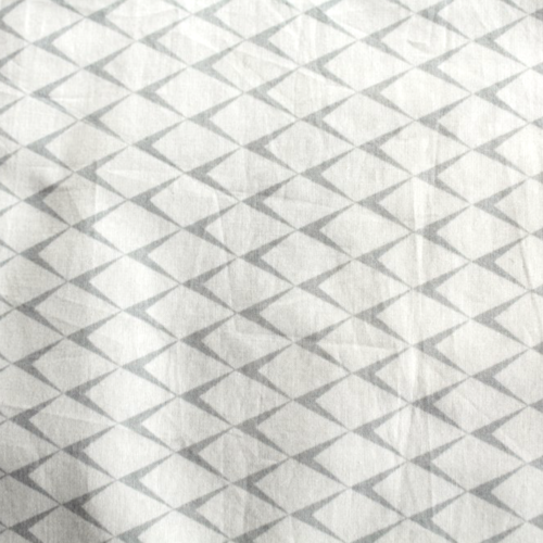 Tissu coton graphique vert sauge 52x88 cm