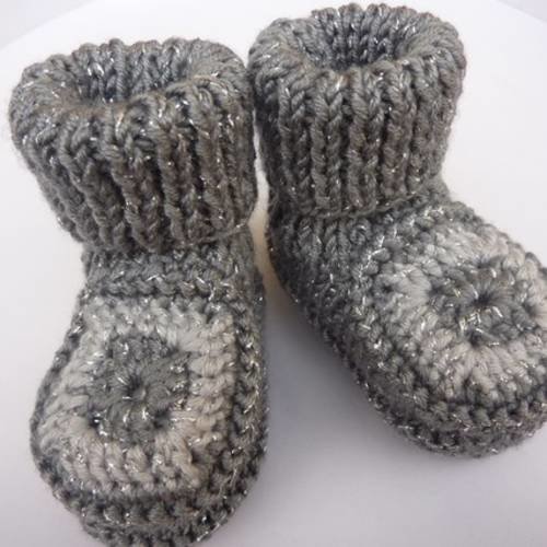 Vendus - petits chaussons gris argentés pour bébé a-doré 0-3 mois
