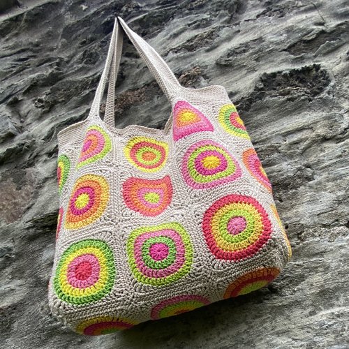 Sac crocheté tote bag coloré à grands ronds, fermeture aimantée, doublé coton taupe, accessoire fait main, sac unique,cadeau