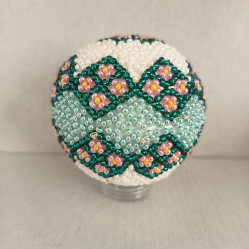 Explication pour realiser une boule en tissage danois