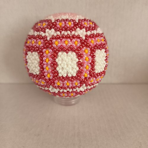 Explication pour realiser une boule en tissage danois