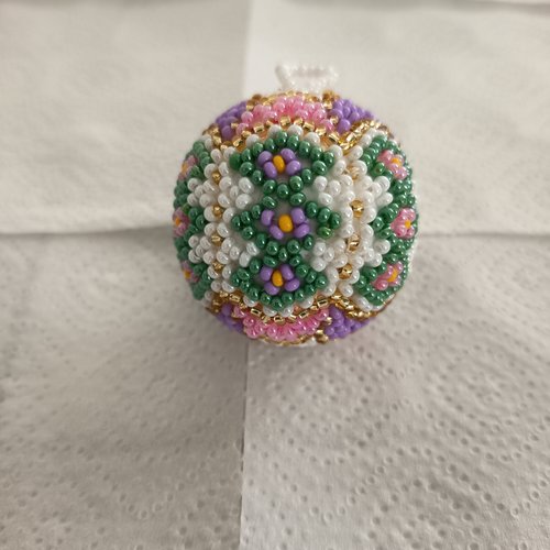 Explication pour realiser une boule en tissage danois