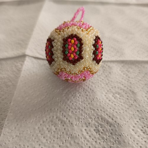 Explication pour realiser une boule en tissage danois