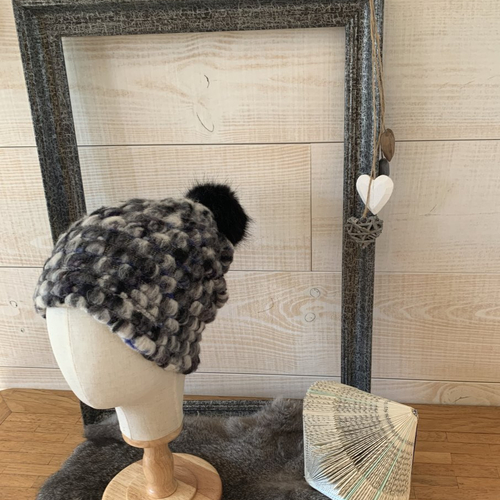 Bonnet pompon