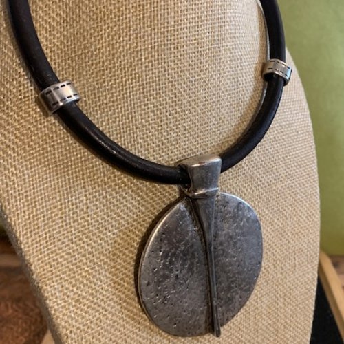 Pendentif ethnique métal