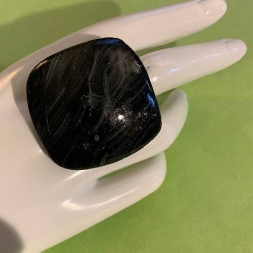 Bague carrée en polymère