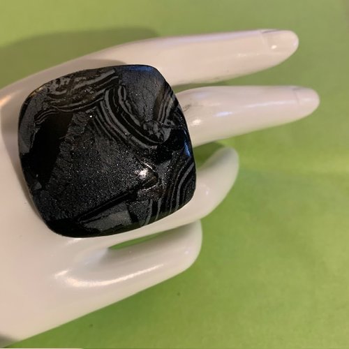 Bague carrée en polymère