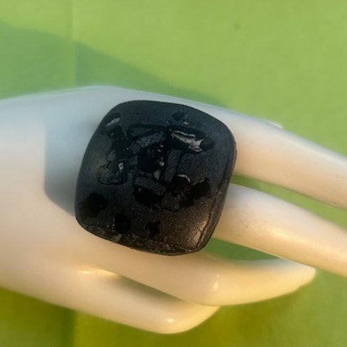 Bague carrée en polymère