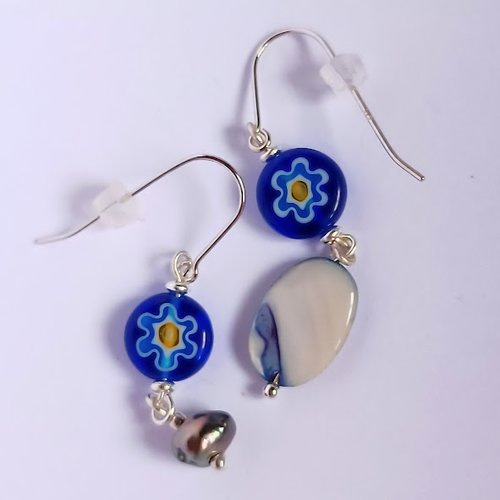 Collection fleurie - boucles et bracelet assorti, keshis de tahiti et fleurs bleues sur argent 925 rhodié poinçonné