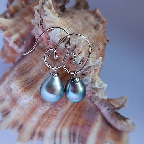 Boucles d'oreille argent et perles de tahiti en forme de goutte