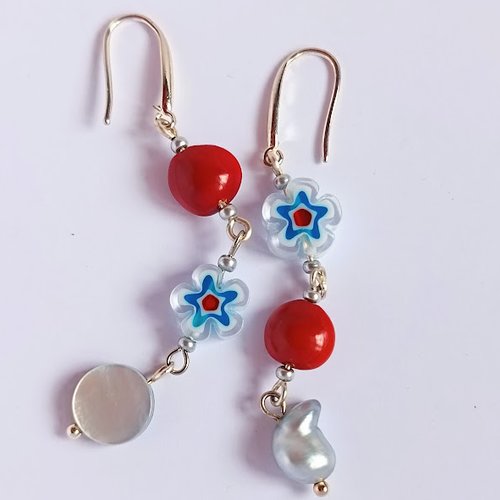 Boucles et bracelet assortis perle et keshi de tahiti – fleur rouge et bleue – bijoux été femme