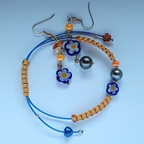 Collection fleurie - parure bohème bleu marine et orange – perles de tahiti, éclat d'ambre et acier inoxydable doré 18k