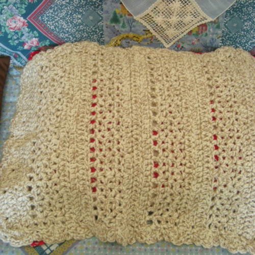 Couverture en laine au crochet fait main 