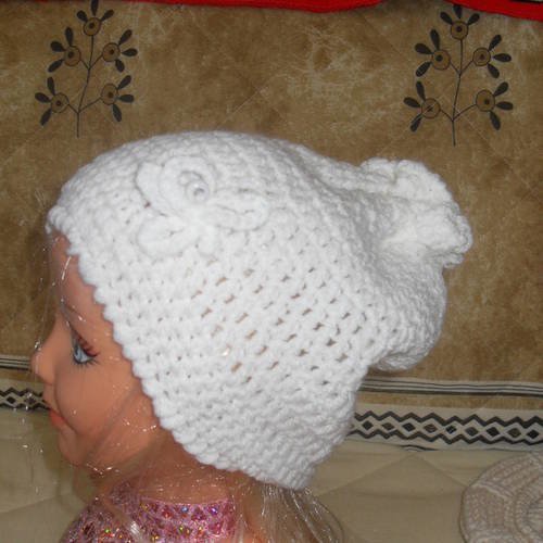 Bonnet blanc en laine au crochet tour de tête 47 cm 2/4 ans 