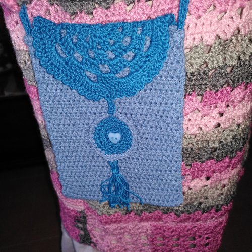 Pochette bleu pour tél au crochet