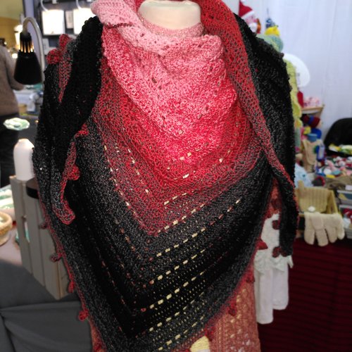 Châle au crochet fait main couleur dégradée