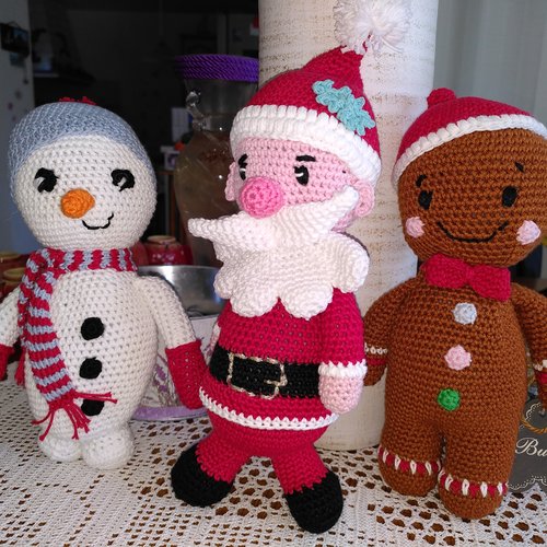 Bonhomme de neige ou pain d'épice au crochet fait main