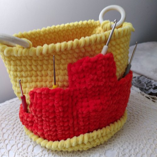 Panier pour rangement crochets fait main neuf
