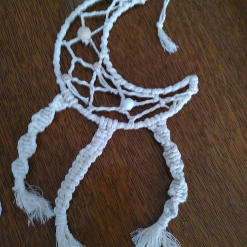 Décoration lune macramé