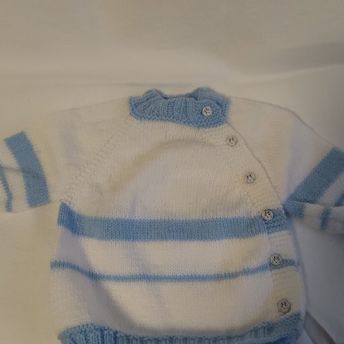 Pull blanc bleu ciel