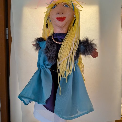 Marionnette : la reine