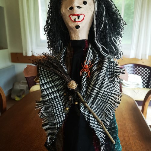 Marionnette : la sorcière