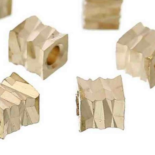 20 perles métal - 2.5 mm - doré mat - intercalaires - cube sculpté - perles métalliques(pmcs2.5dm)