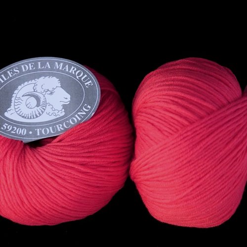 5 pelotes  laine mérinos et cachemire  rouge 543  textiles de la marque