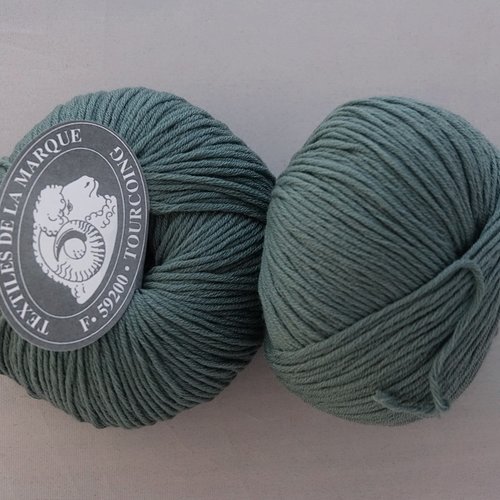 6 pelotes  laine mérinos et cachemire vert lichen 527 textiles de la marque
